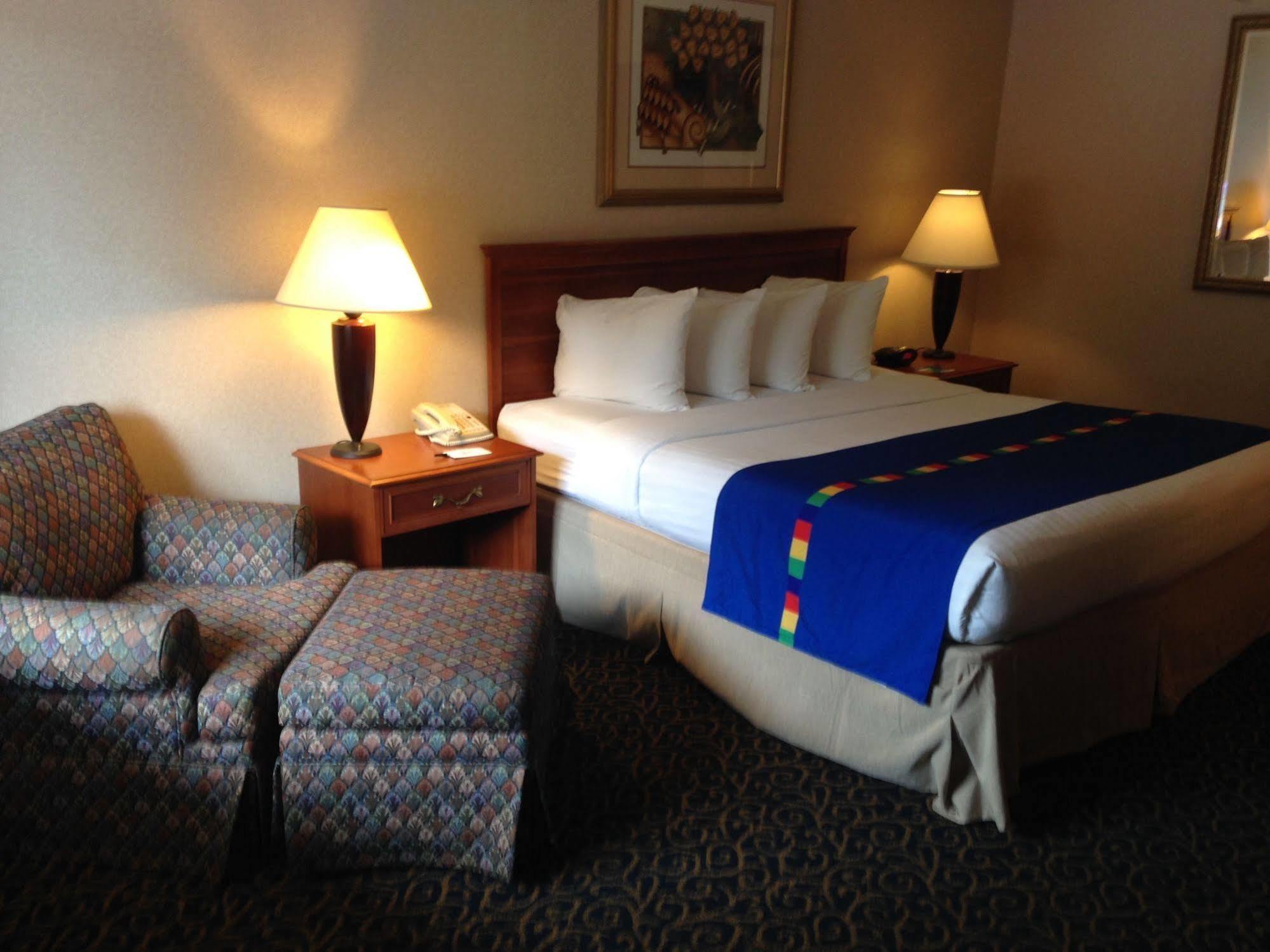 Park Inn By Radisson Harrisburg West Mechanicsburg Exterior photo