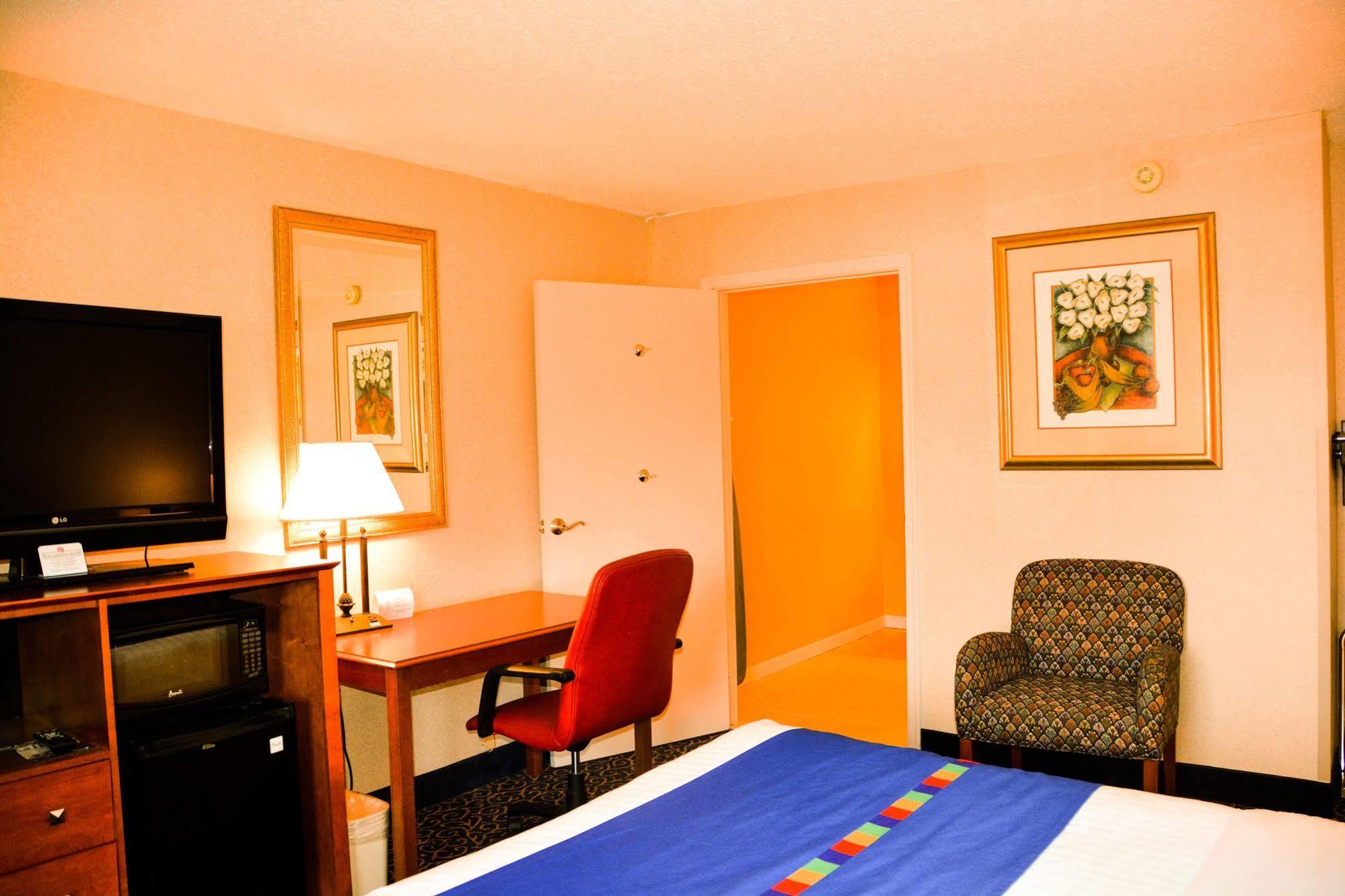 Park Inn By Radisson Harrisburg West Mechanicsburg Exterior photo