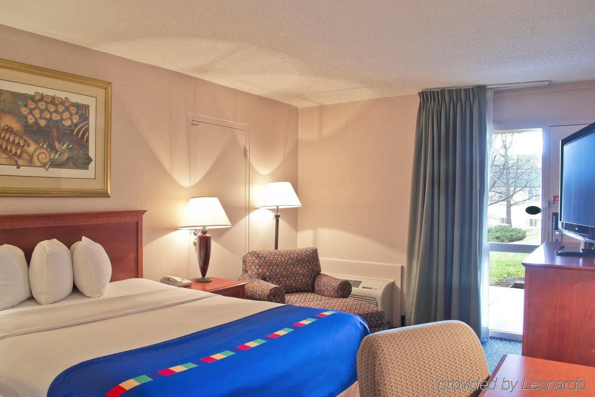 Park Inn By Radisson Harrisburg West Mechanicsburg Room photo